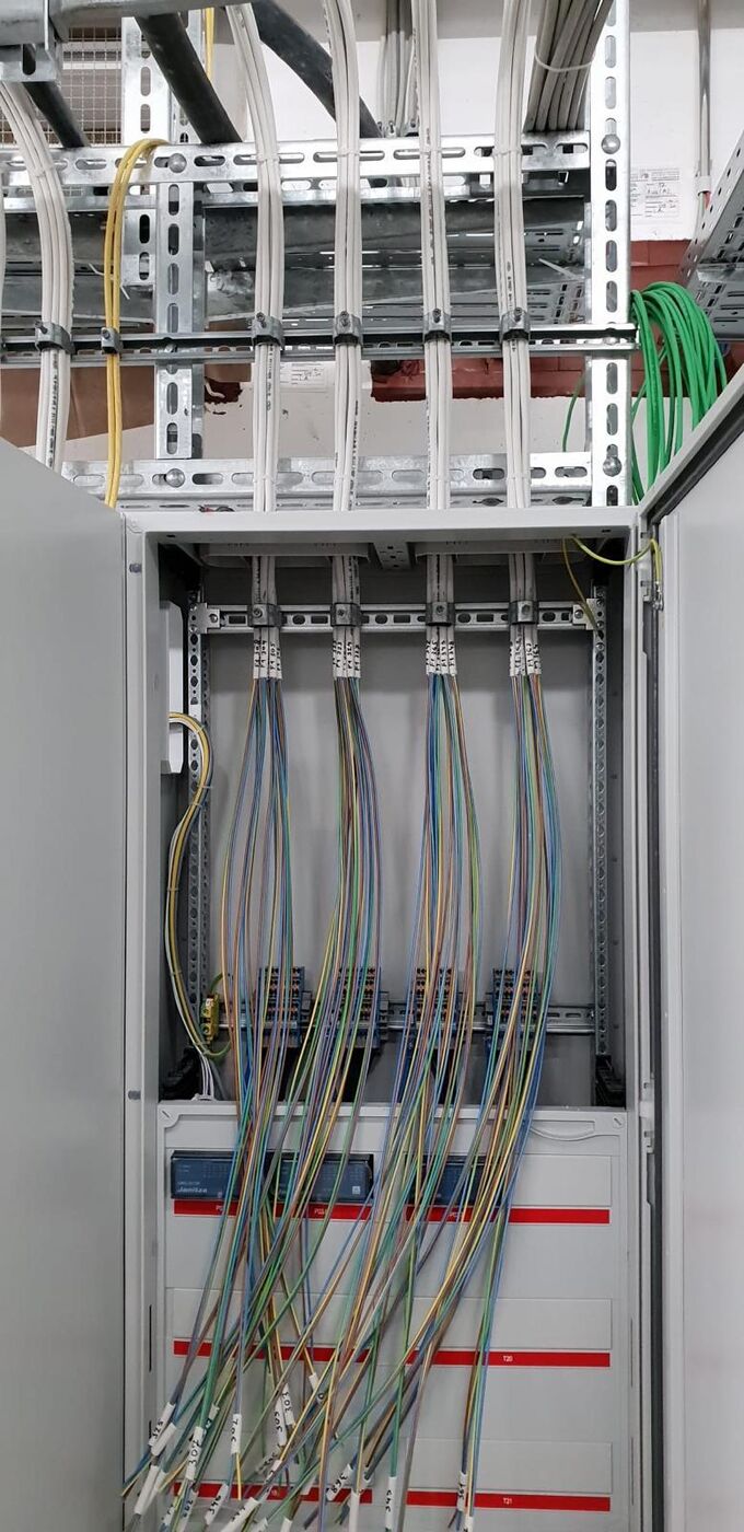 Gotov razvodni ormar s kompletnom instalacijom